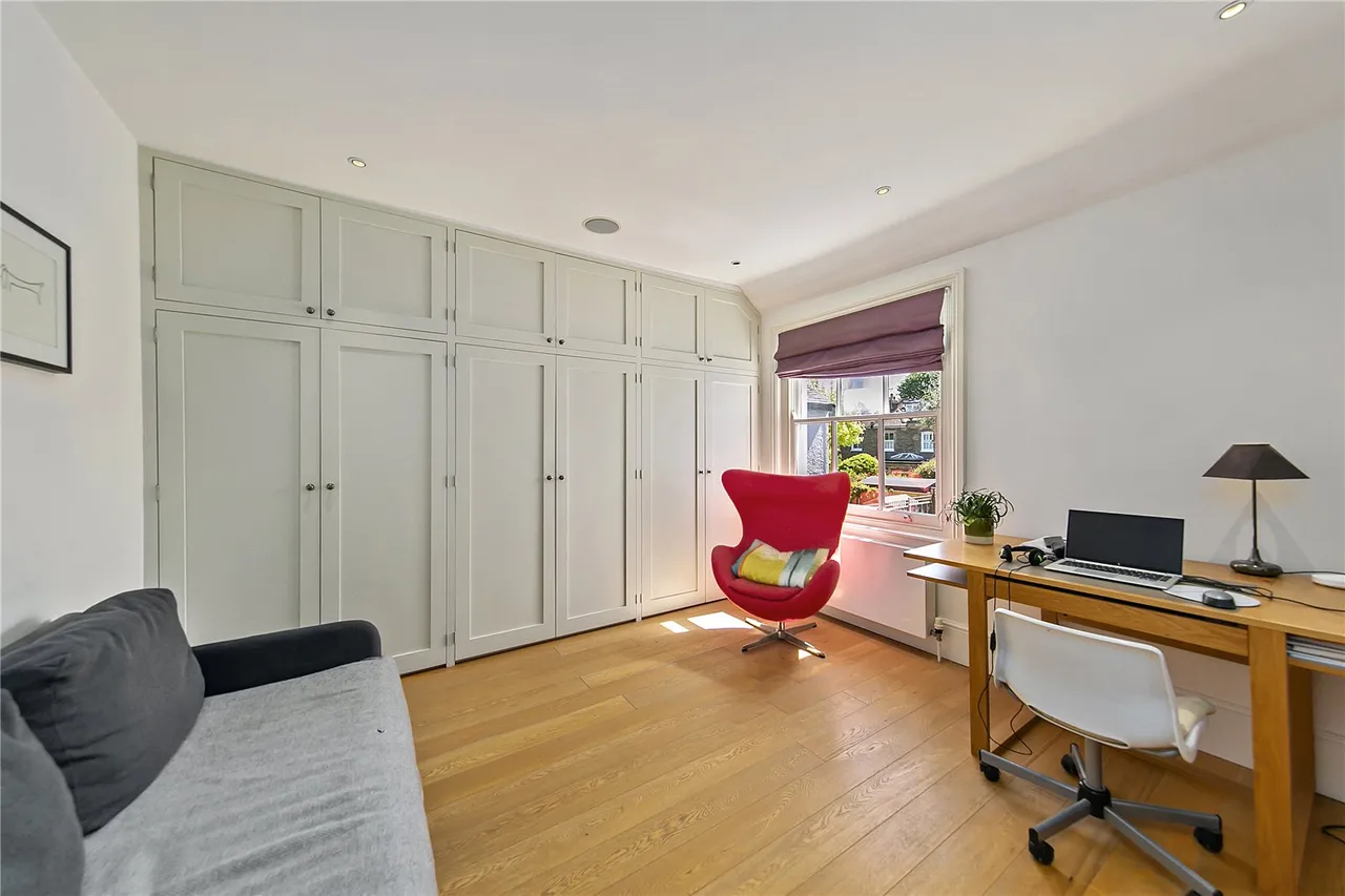 Claremont Road, St Margarets, TW1, photo 11