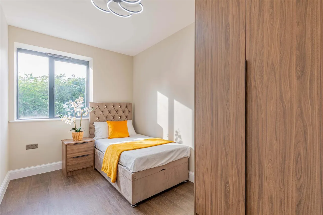 North Drive, Hounslow, photo 14