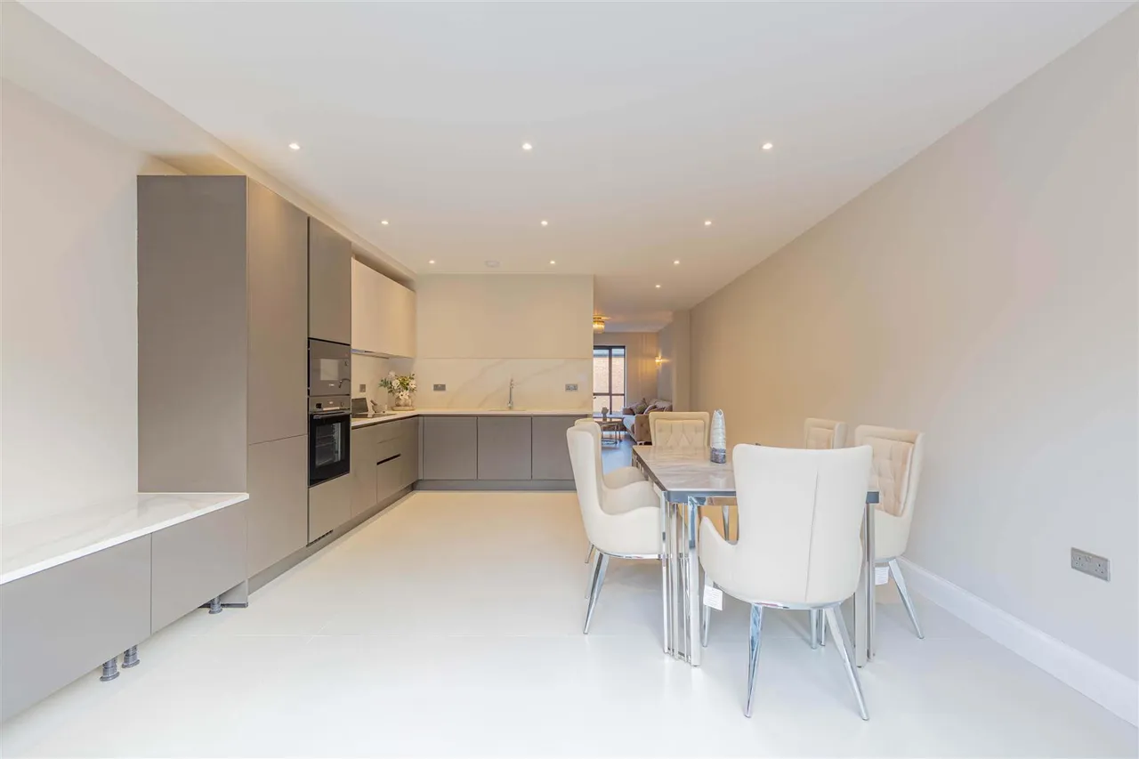 North Drive, Hounslow, photo 8