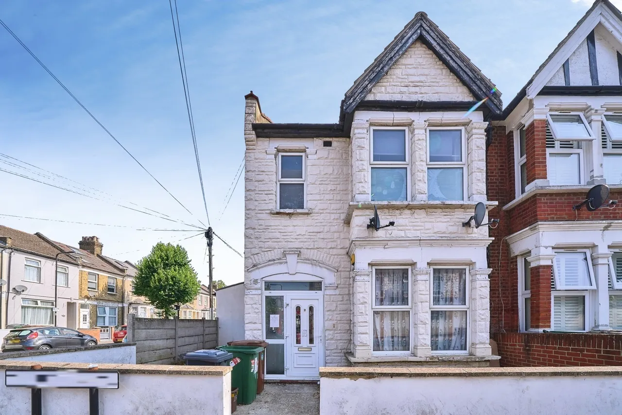 3 bed house for sale — Norlington Road, London, E11