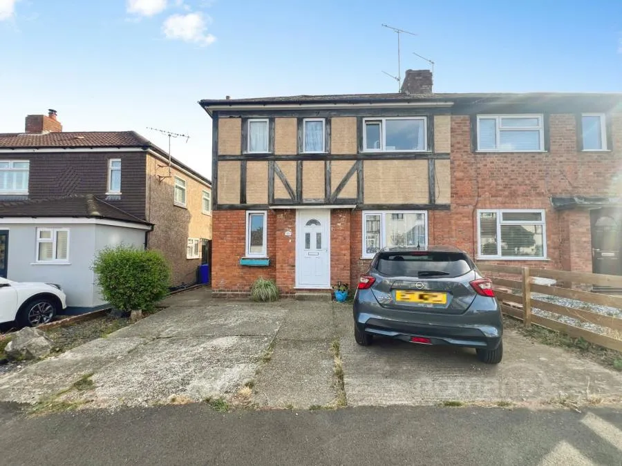 3 bed house for sale, Anglesey Road, Aldershot, GU12