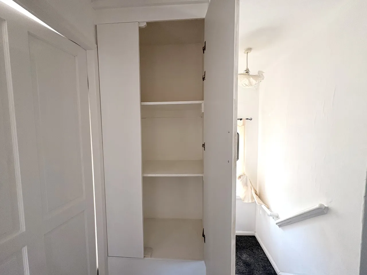 Belmont Drive, CH4, photo 16