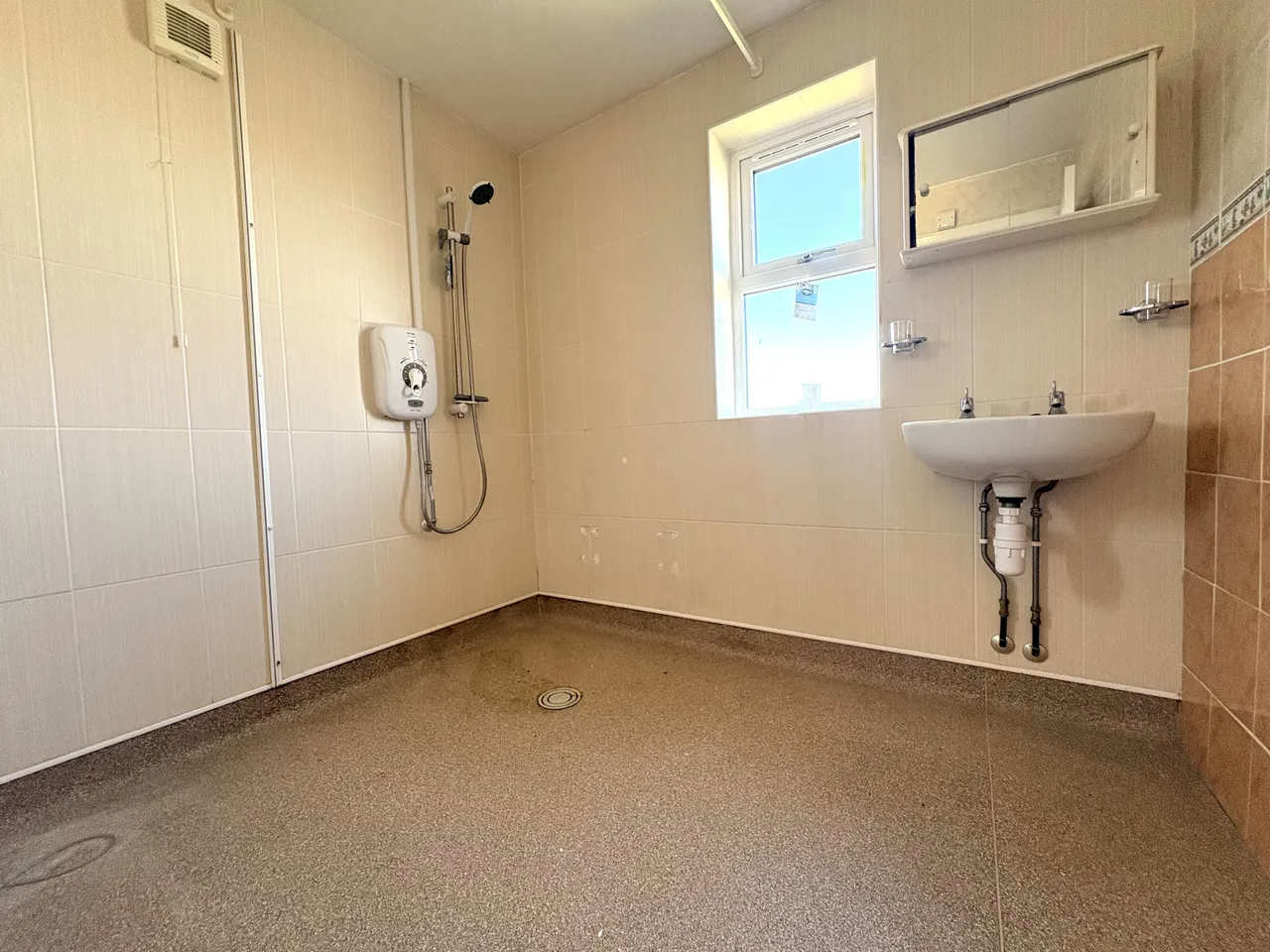 Belmont Drive, CH4, photo 13