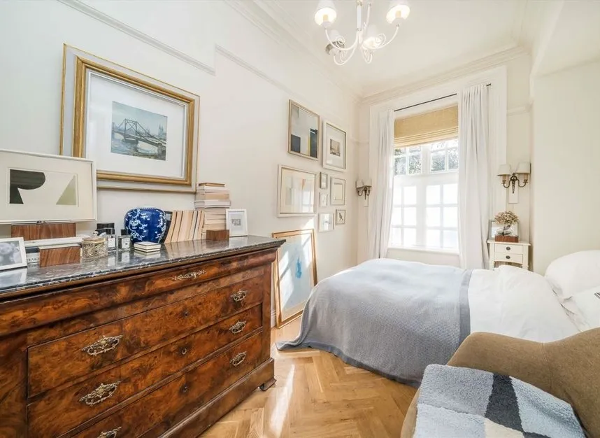 Hook Road, Surbiton, KT6, photo 5