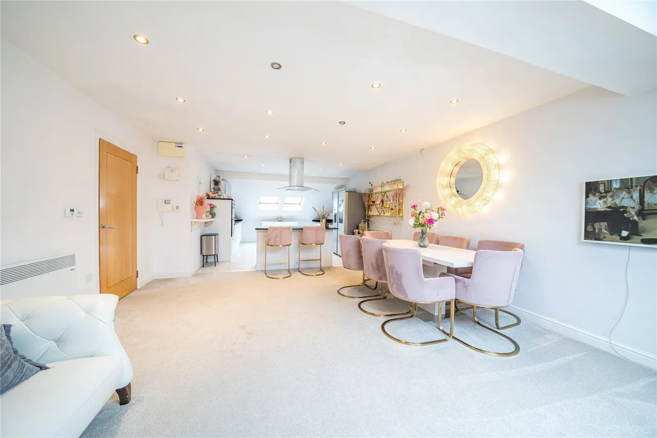 The Acres, Alwoodley, LS17, photo 3