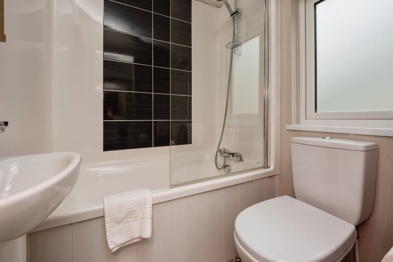 Portland Road, Weymouth, DT4, photo 11