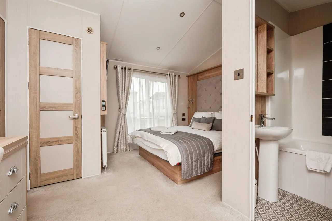 Portland Road, Weymouth, DT4, photo 9