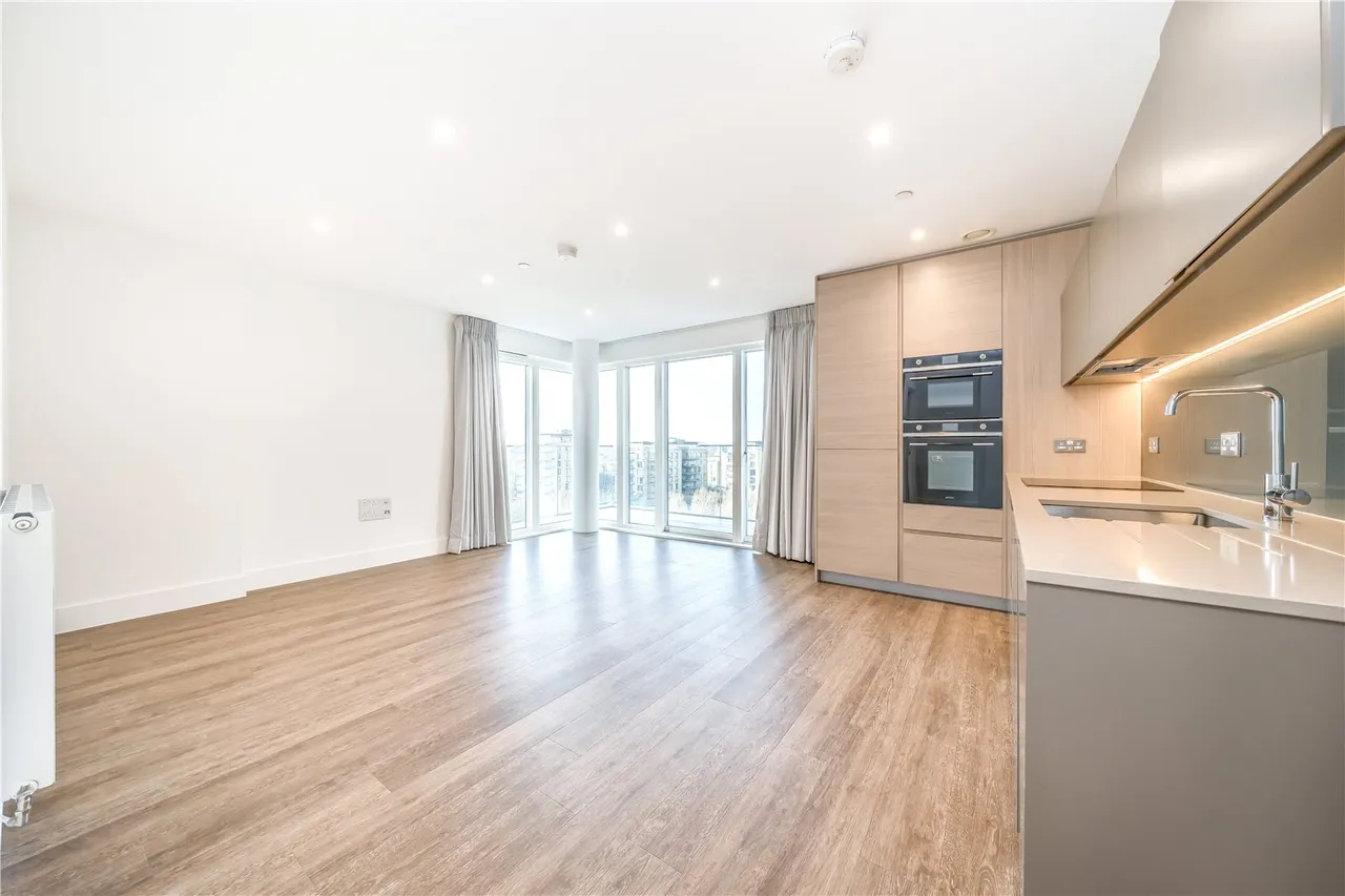 Pegler Square, Kidbrooke Village, London, SE3 9GW, photo 2