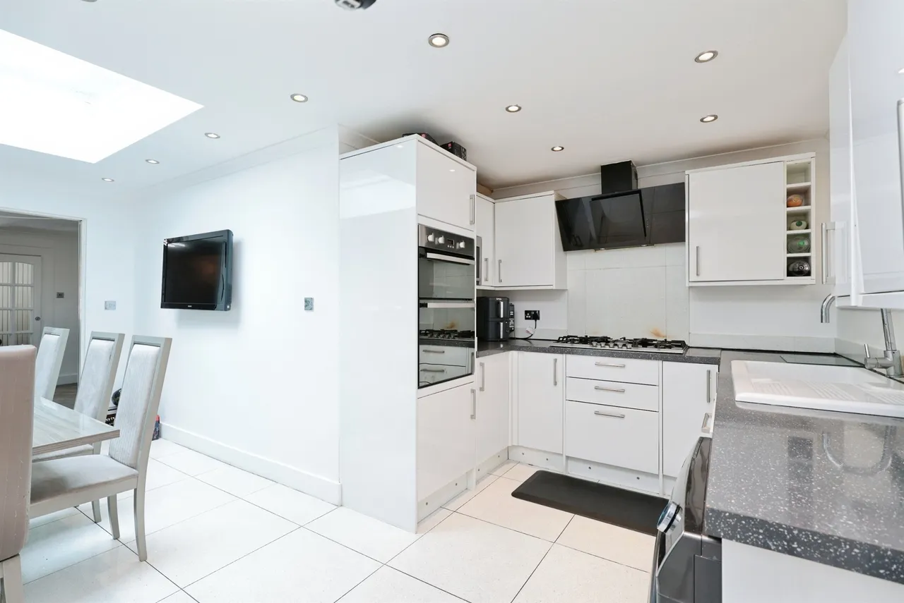 Combe Road, Watford, photo 5