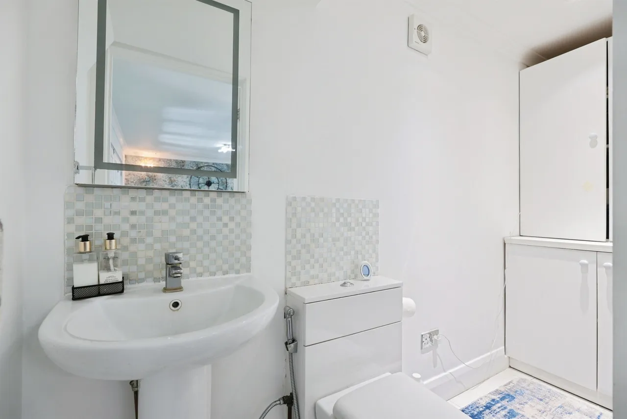 Combe Road, Watford, photo 7