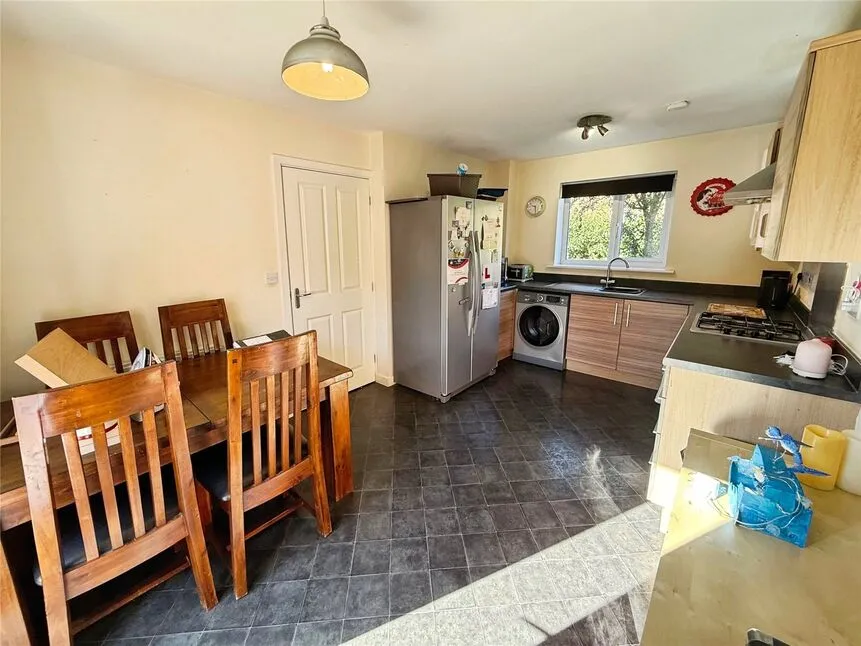 Honeysuckle Road, Witham St. Hughs, LN6, photo 5