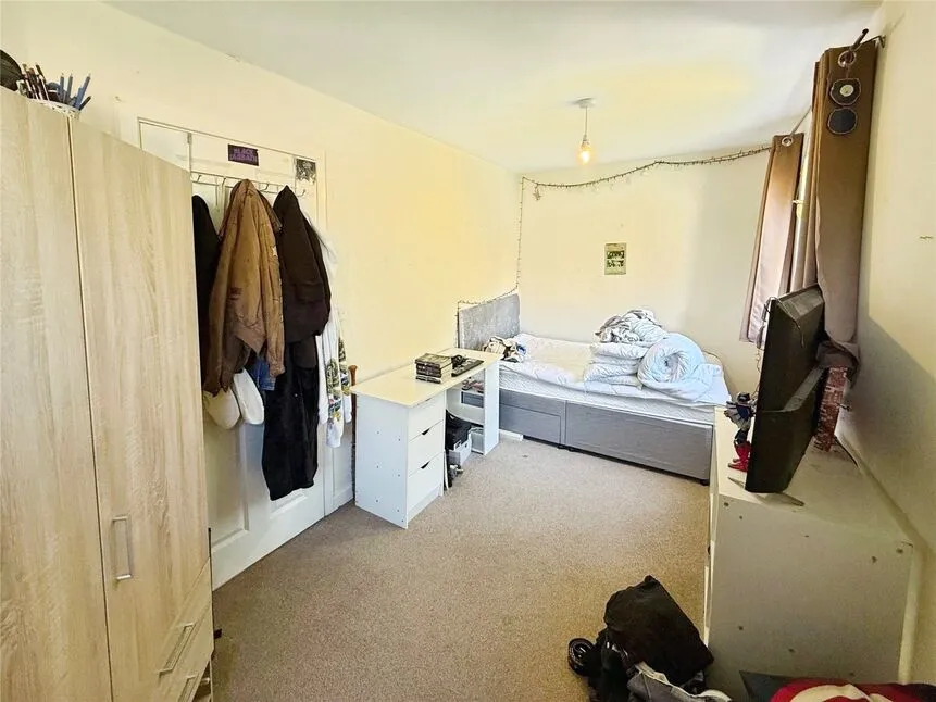 Honeysuckle Road, Witham St. Hughs, LN6, photo 6