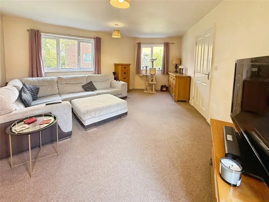 Honeysuckle Road, Witham St. Hughs, LN6, photo 8