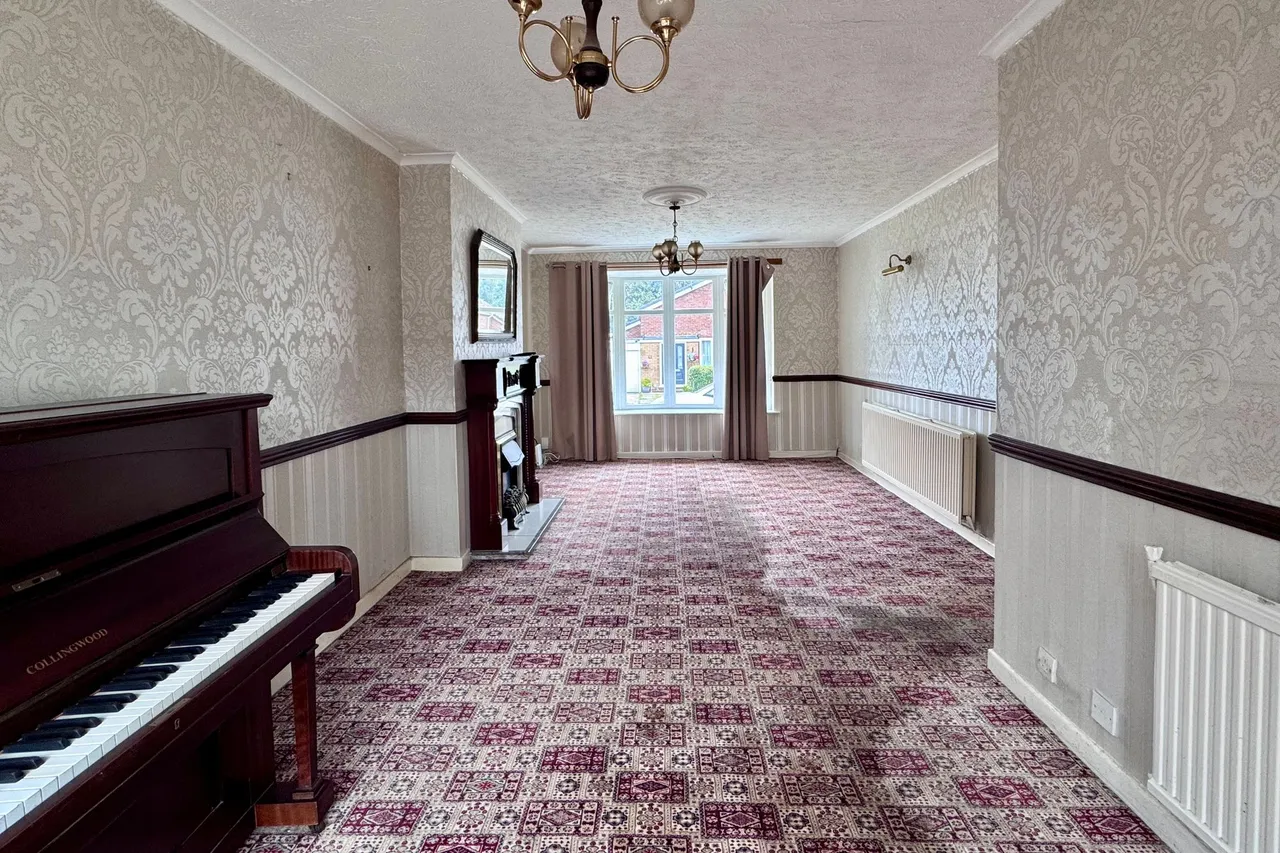 The Boulevard, Hyde, photo 7