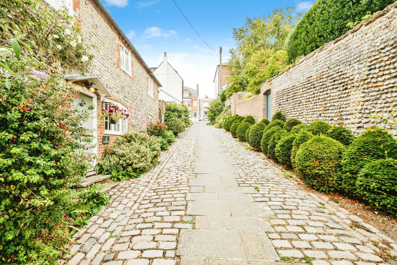 Bakers Arms Hill, Arundel, BN18, photo 14
