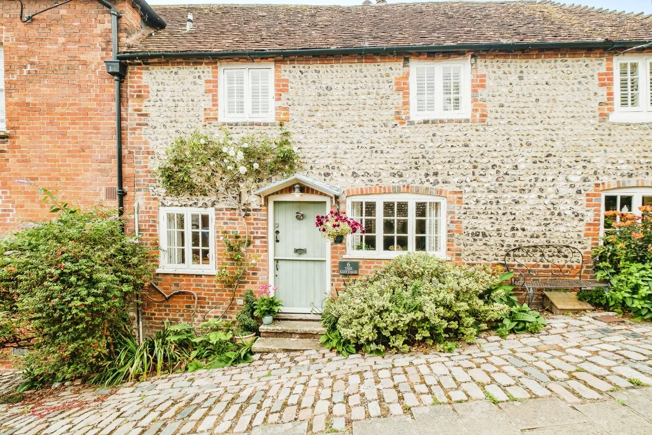 Bakers Arms Hill, Arundel, BN18, photo 2