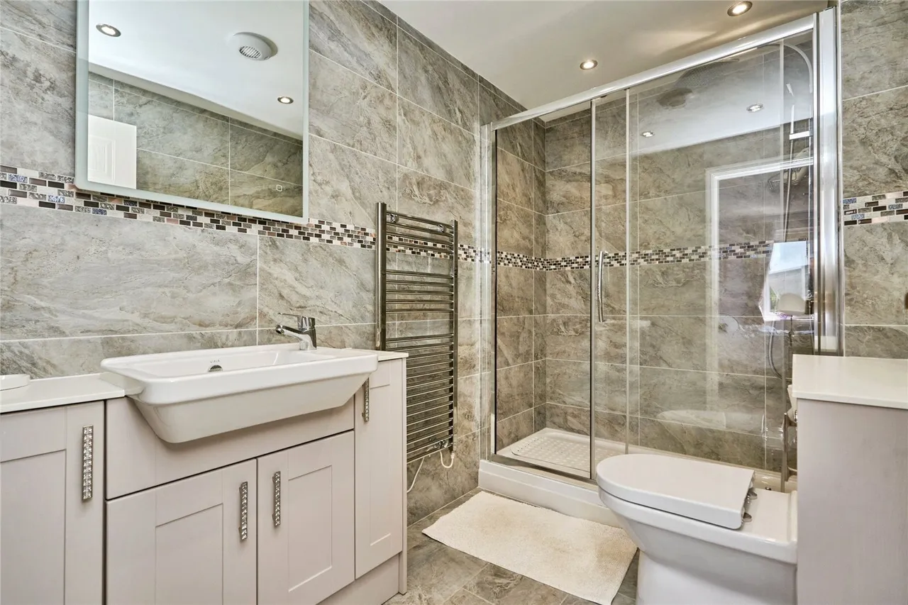 Medina View, East Cowes, PO32, photo 6