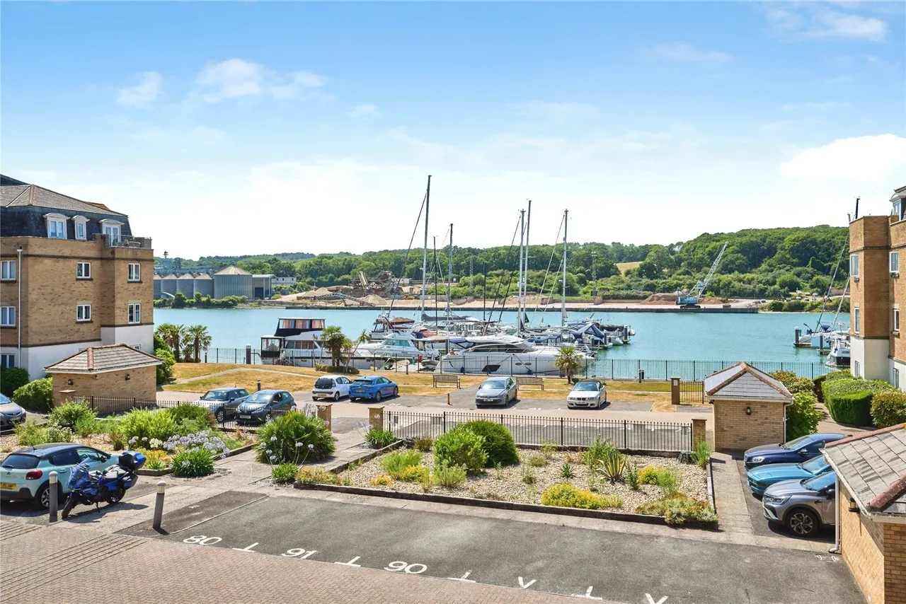 Medina View, East Cowes, PO32, photo 10