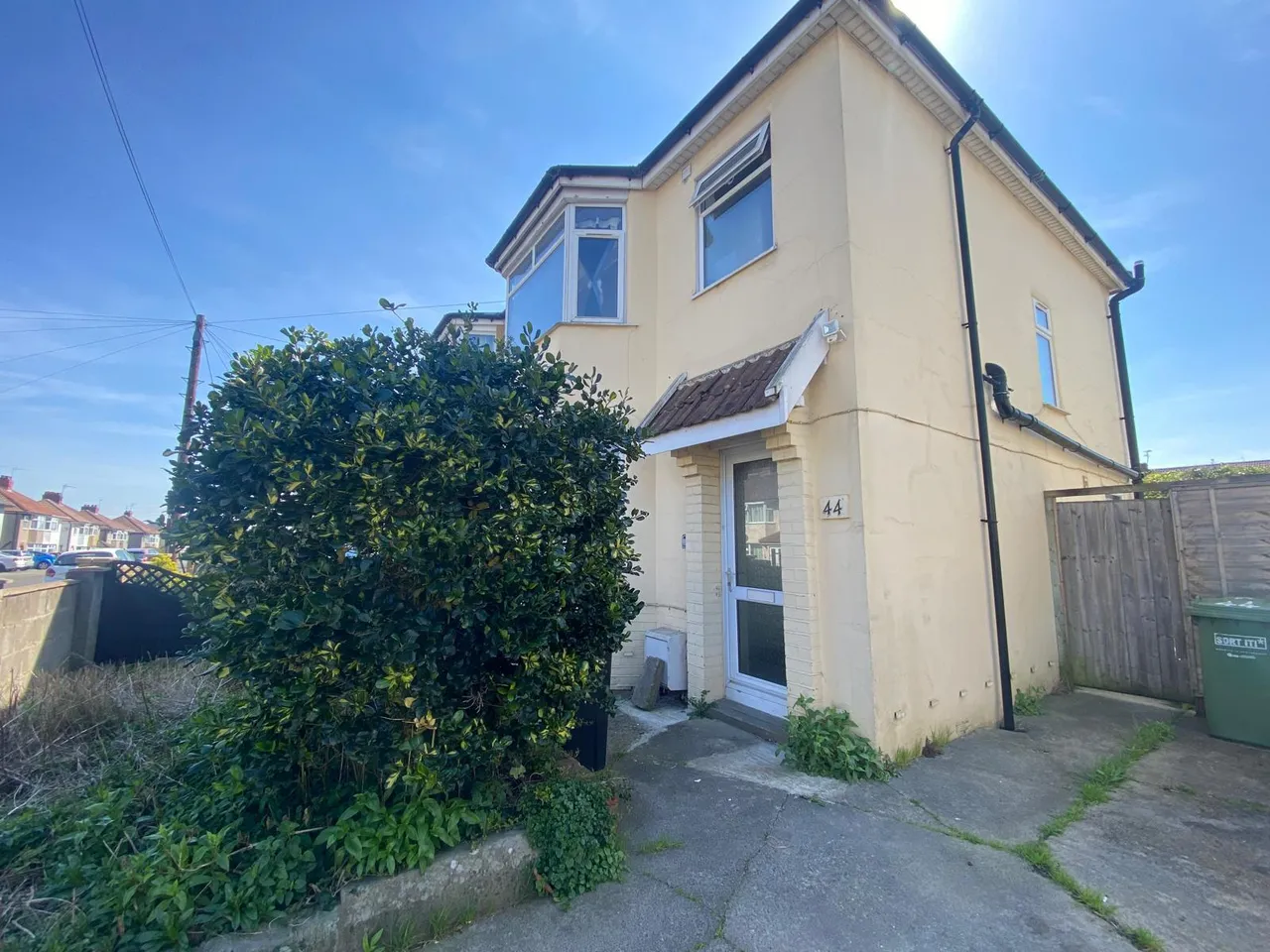 4 bed property to rent — Wades Road