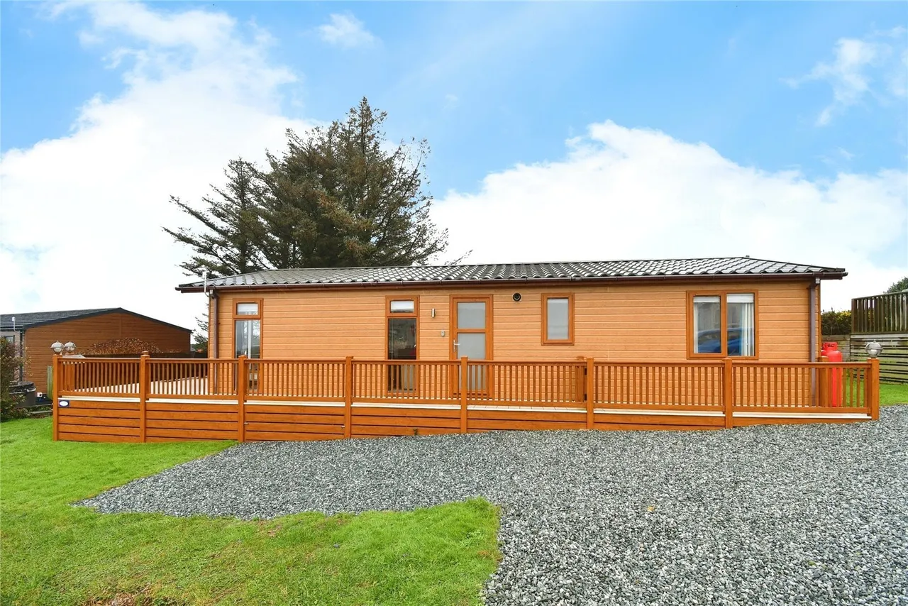 2 bed house for sale, Fishguard Bay Resort, SA65