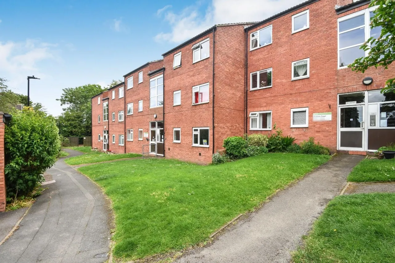 2 bed flat for sale — Bramham Drive, Harrogate