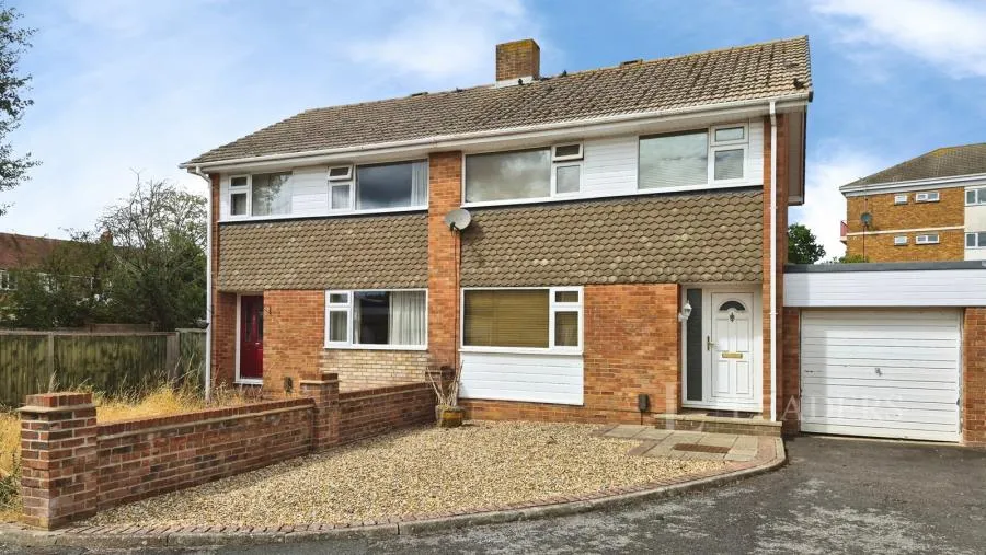 Neptune Road, Fareham, PO15, photo 2
