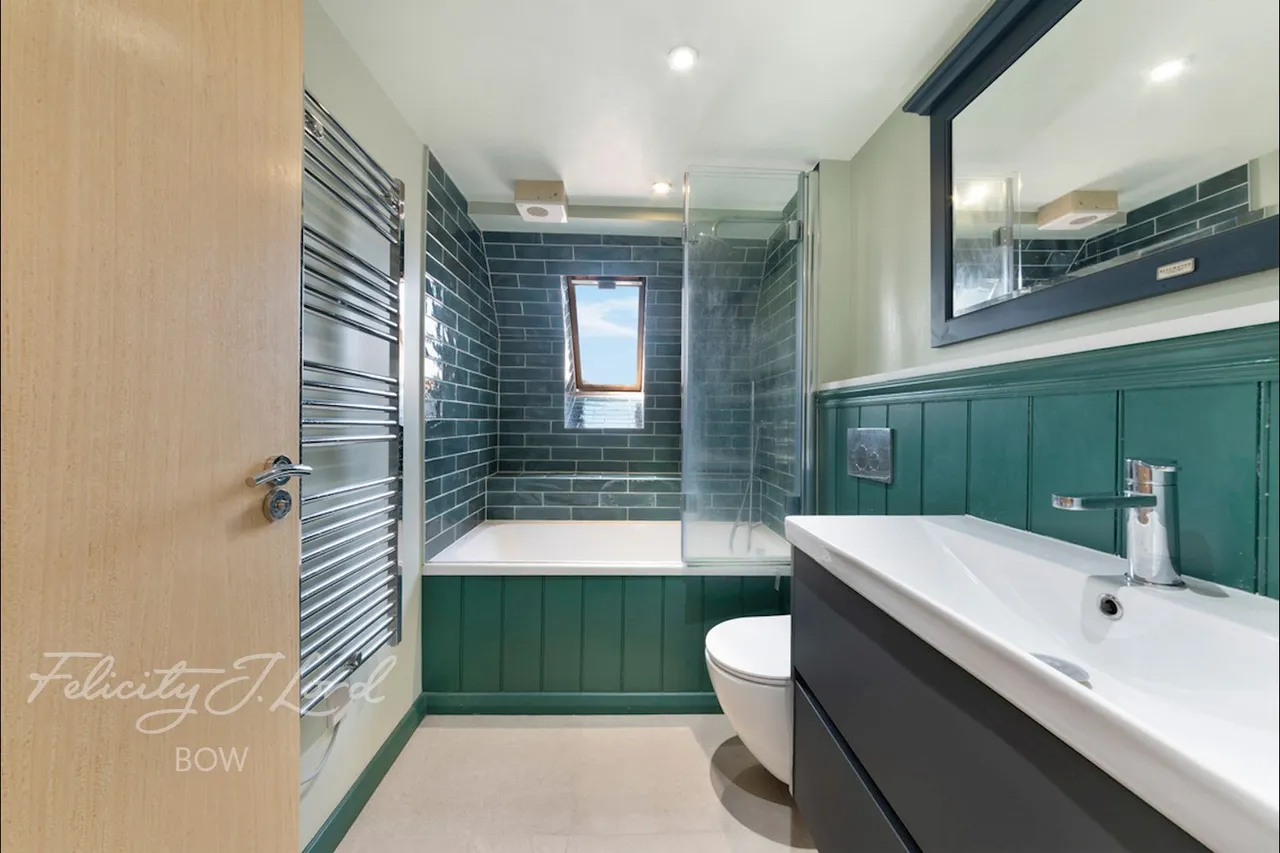gladstone Place, London, photo 2