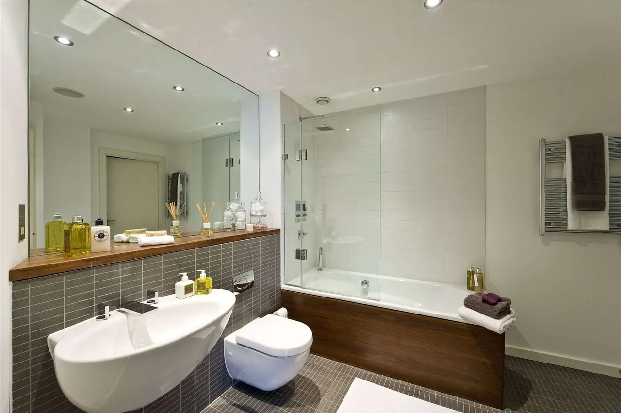 Islington Green, London, N1, photo 6