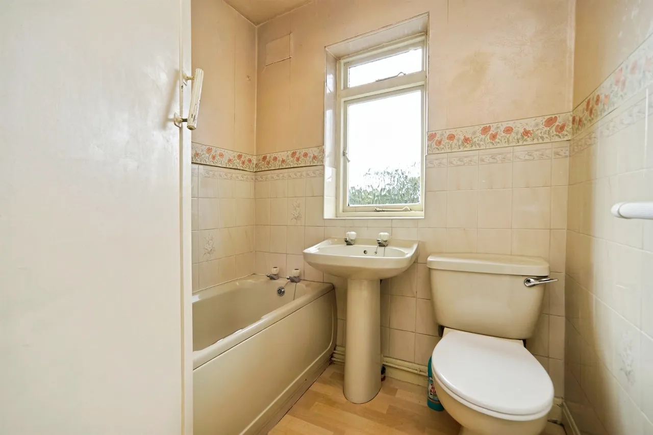 Swincar Avenue, Yeadon, LS19, photo 9