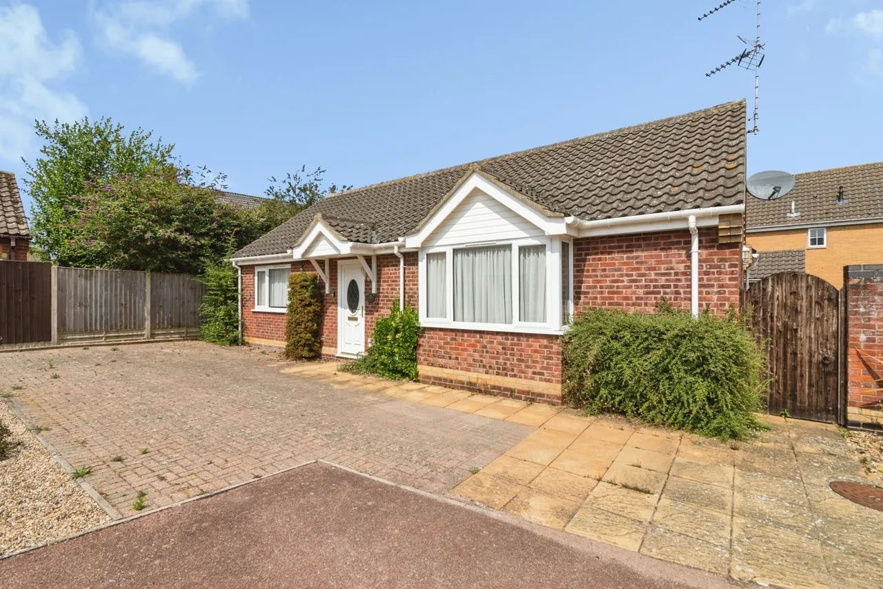 2 bed house for sale — Willow Close, Worlingham, Beccles, Suffolk, NR34