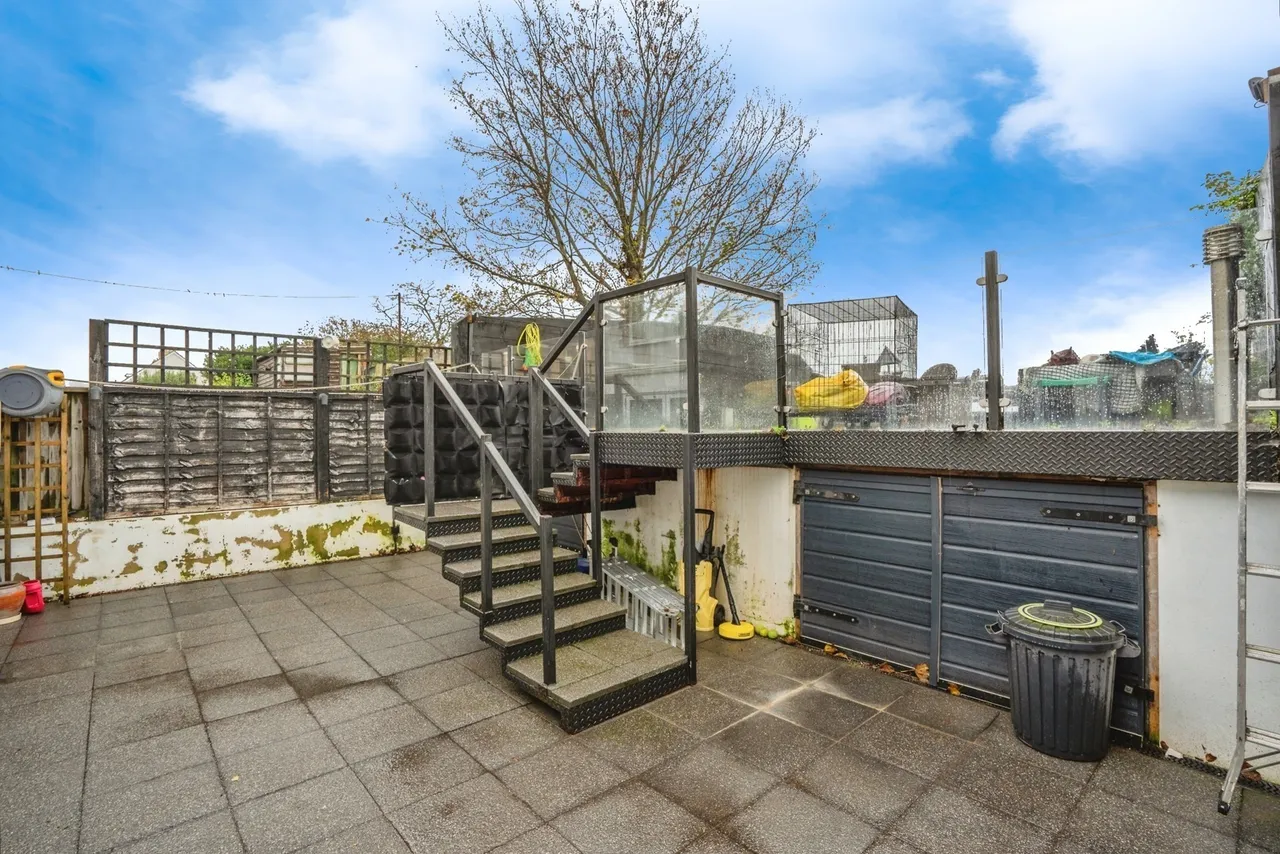 Locksway Road, Southsea, PO4, photo 15