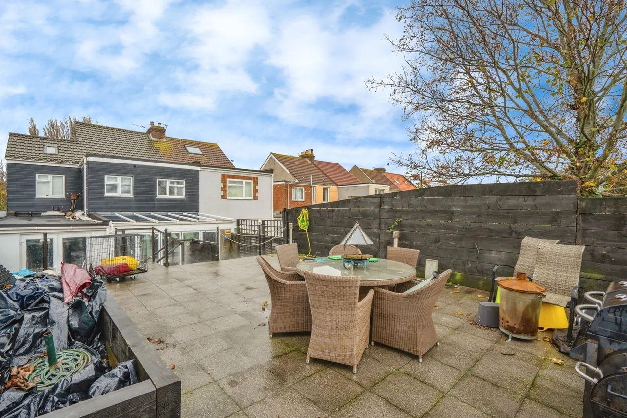 Locksway Road, Southsea, PO4, photo 16