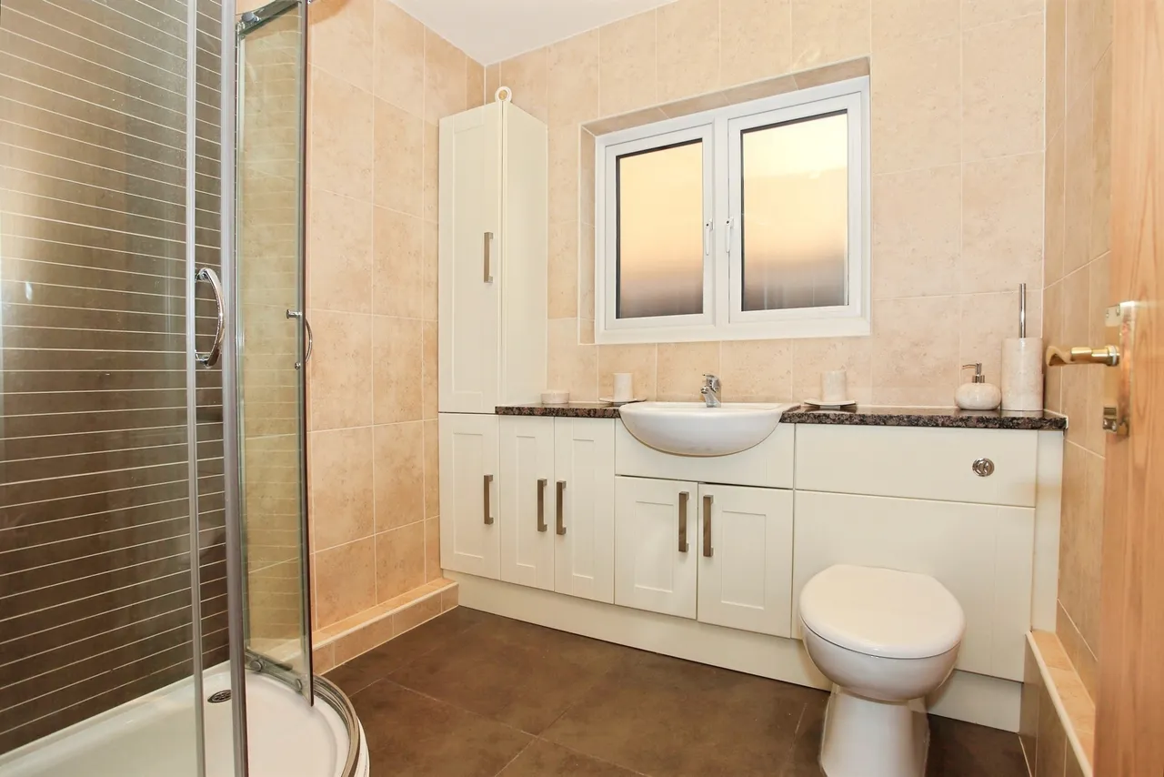 Caverstede Road, Peterborough, PE4, photo 2