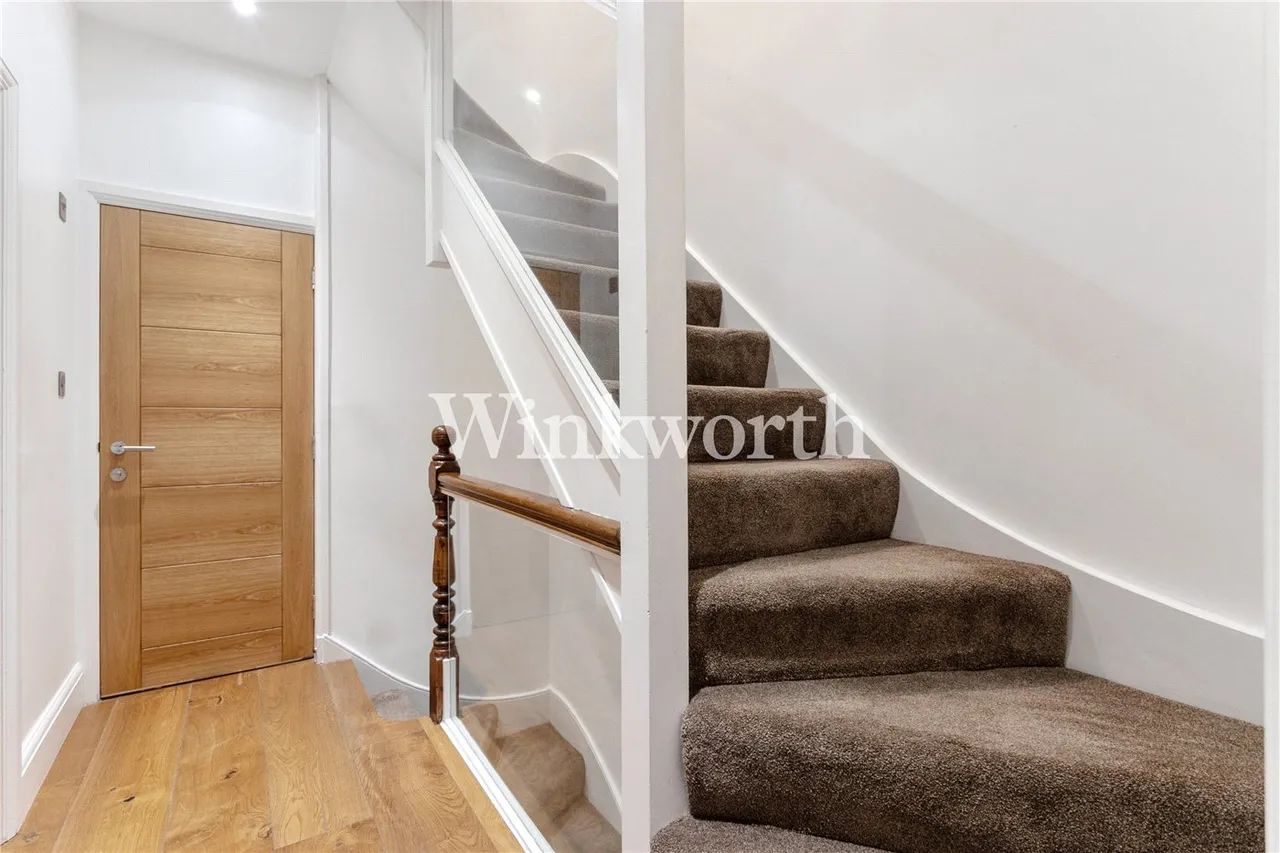 The Grove, London, N13, photo 17