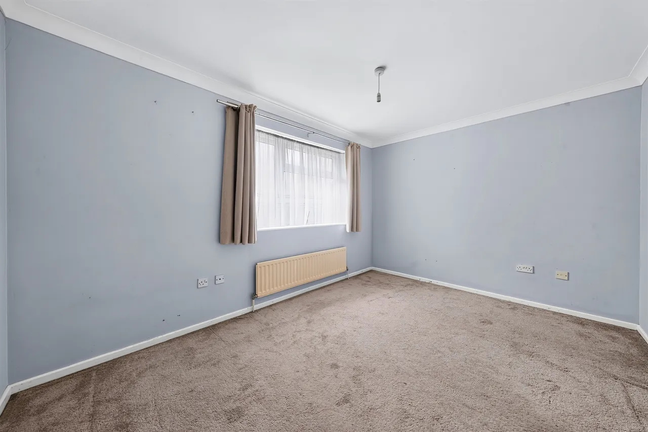 Milton Gardens, Staines-Upon-Thames, TW19, photo 6