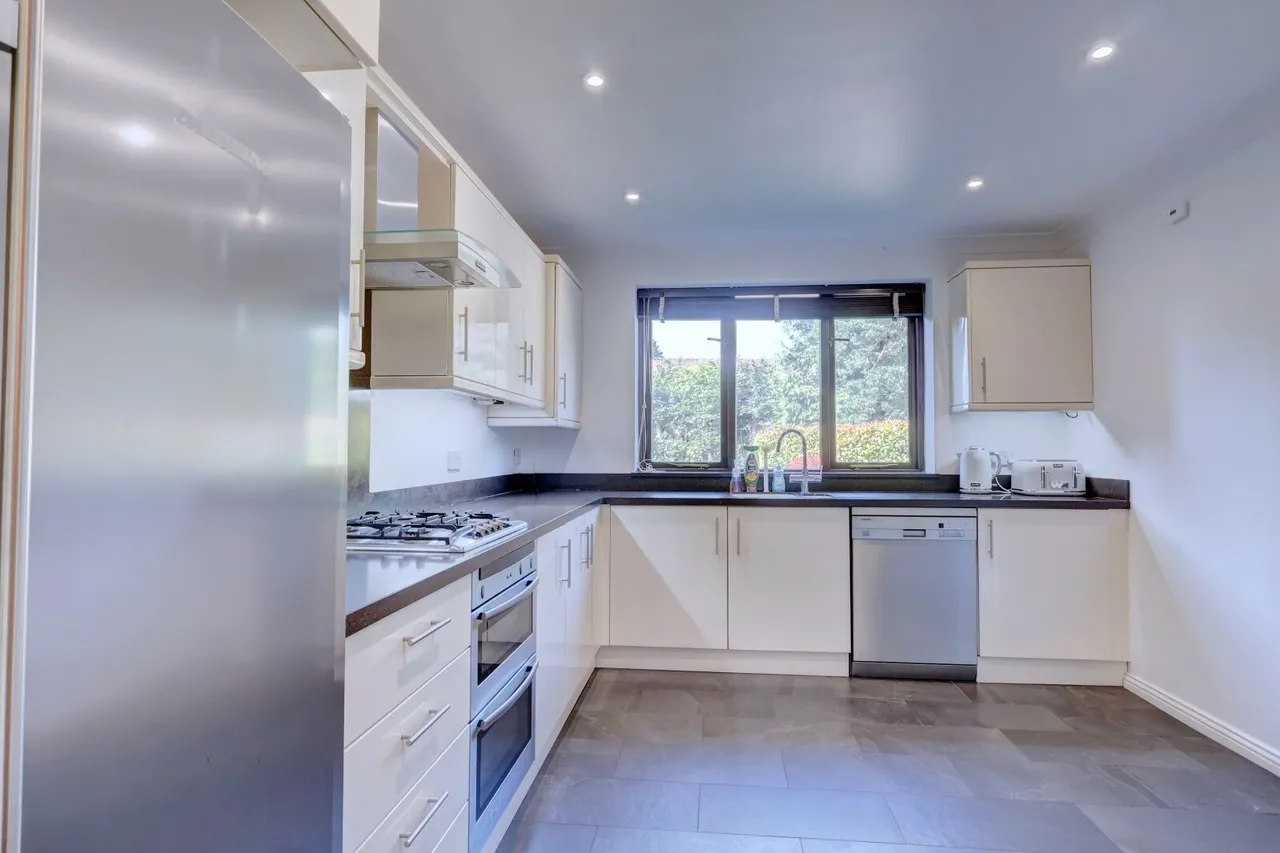 Lacey Drive, High Wycombe, HP14, photo 9