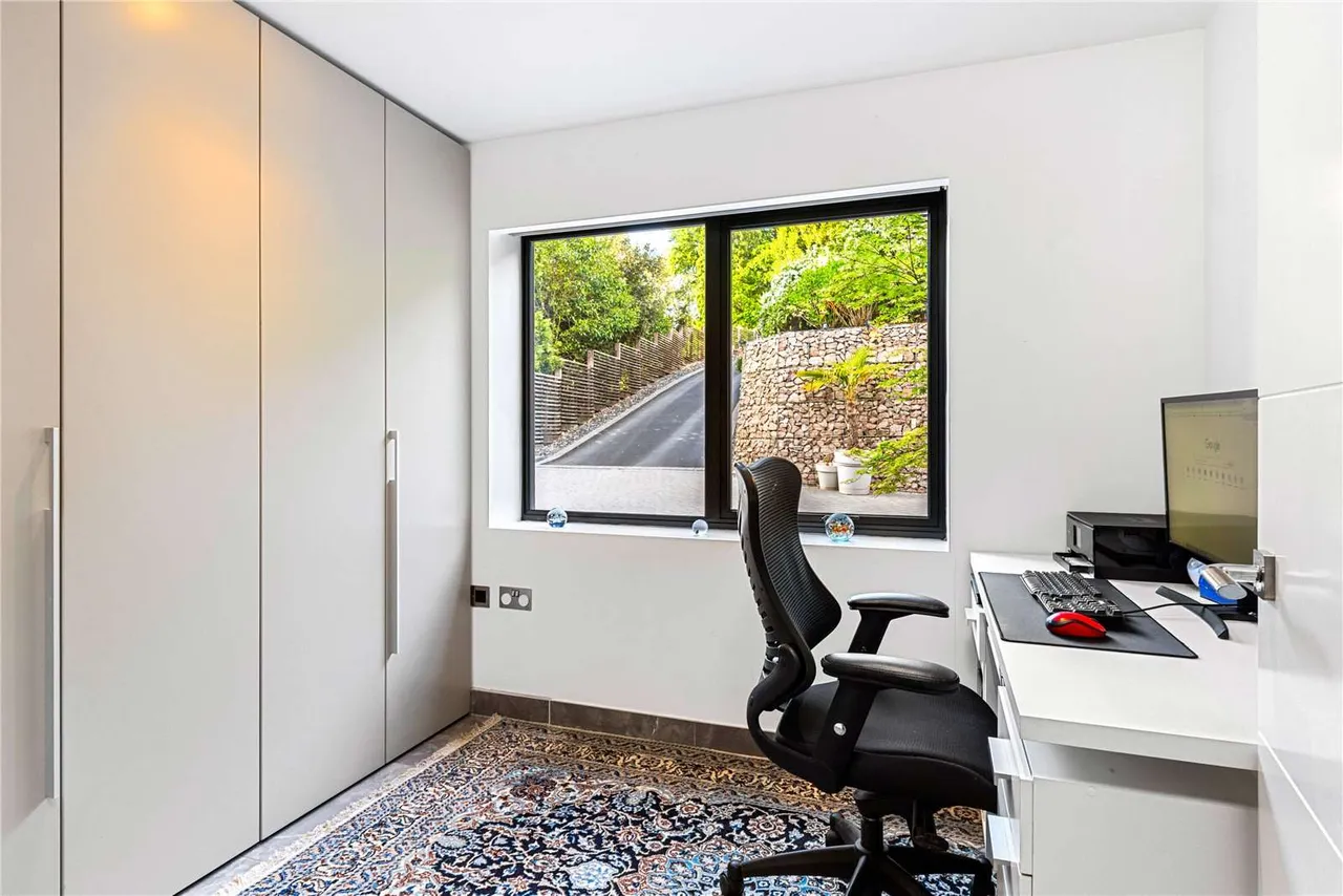 Maywood Drive, Camberley, GU15, photo 10