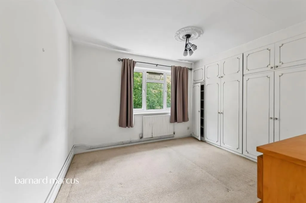 Albion Road, SUTTON, photo 9
