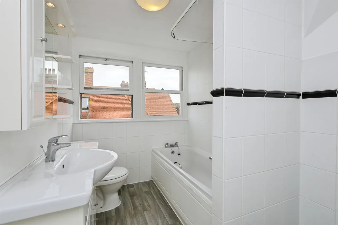 Darley Road, Eastbourne, photo 12