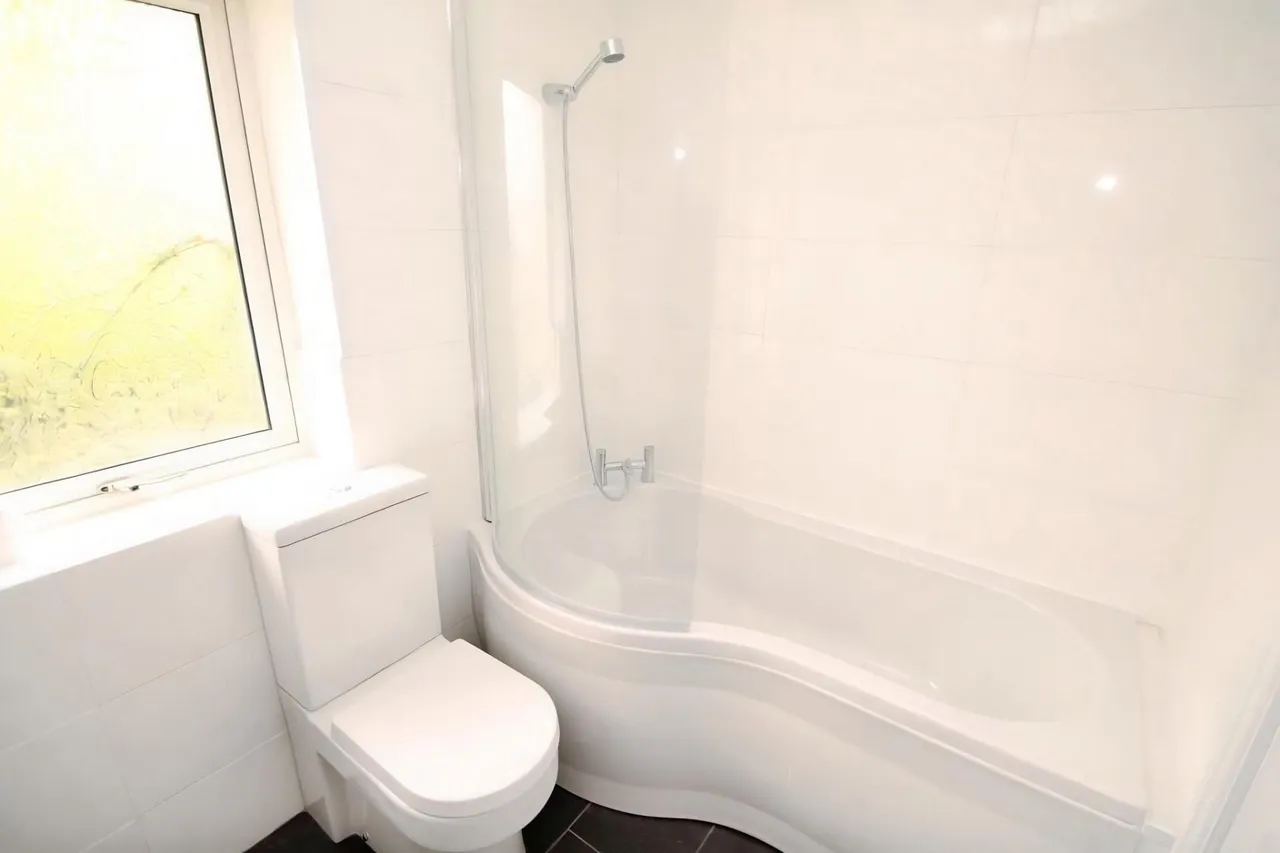 Barlow Road, Altrincham, WA14, photo 10