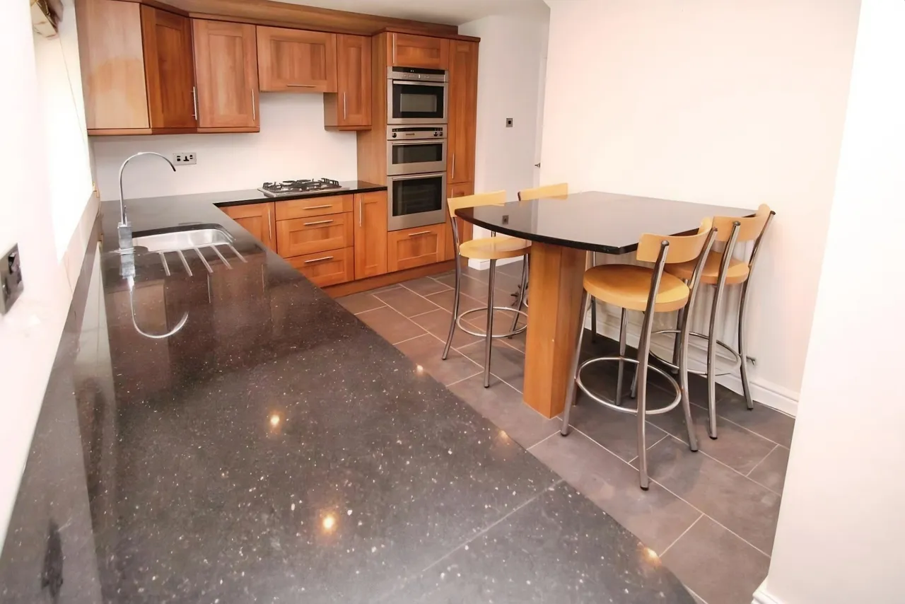 Barlow Road, Altrincham, WA14, photo 4