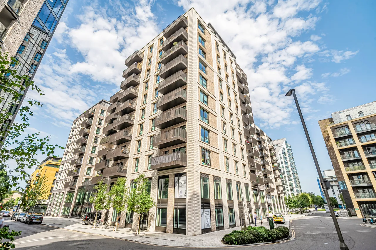 1 bed flat for sale — (25% Share) Apartment 1006, 15 Osiers Road, London