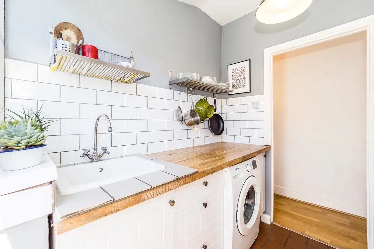 Walton Road, Plaistow, London, England, E13, photo 11