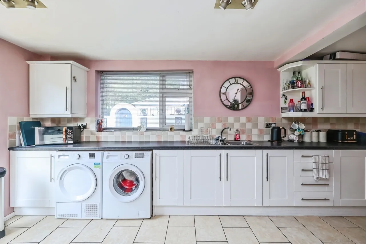 Farnborough Road, Clifton, NG11, photo 5