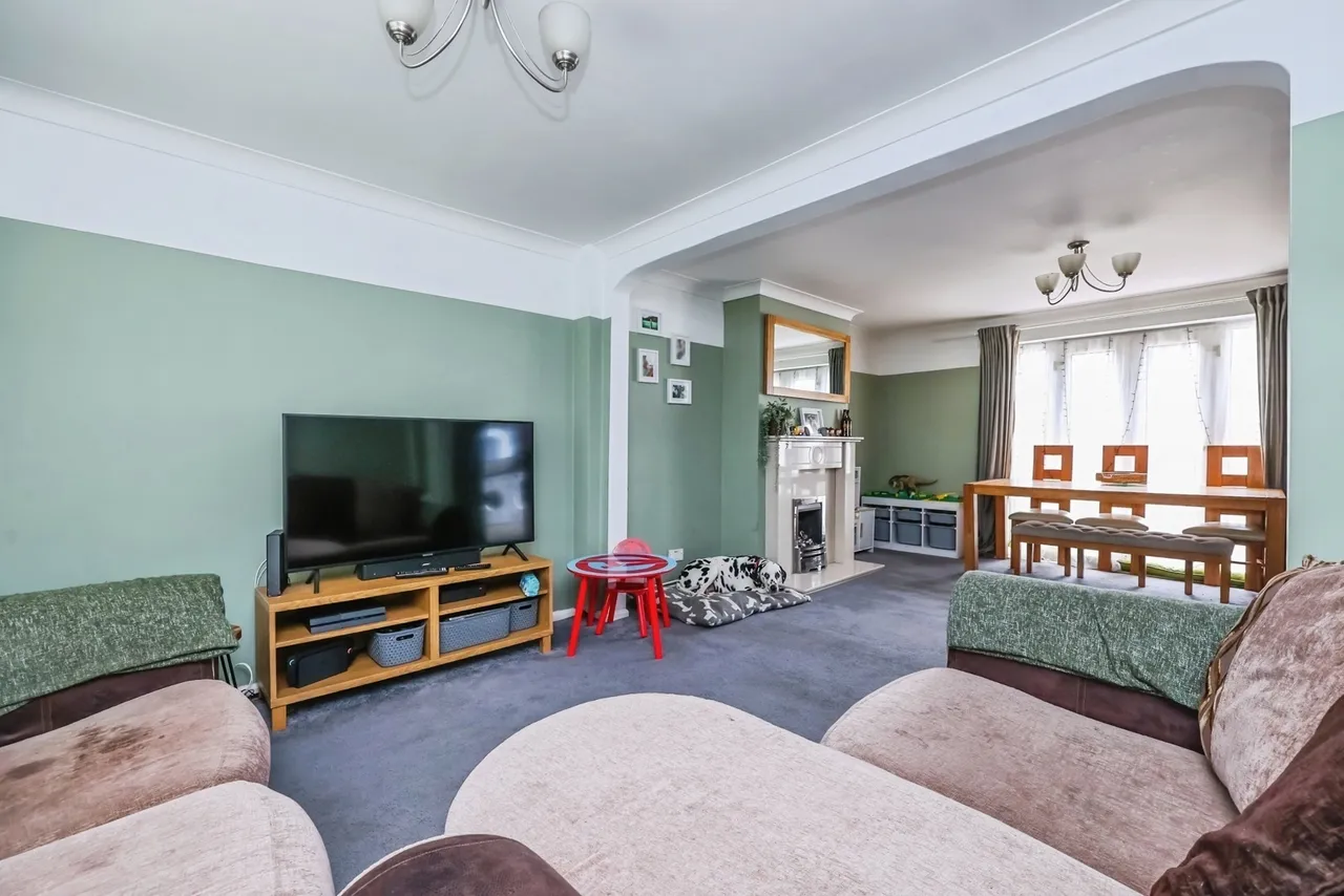 Farnborough Road, Clifton, NG11, photo 2