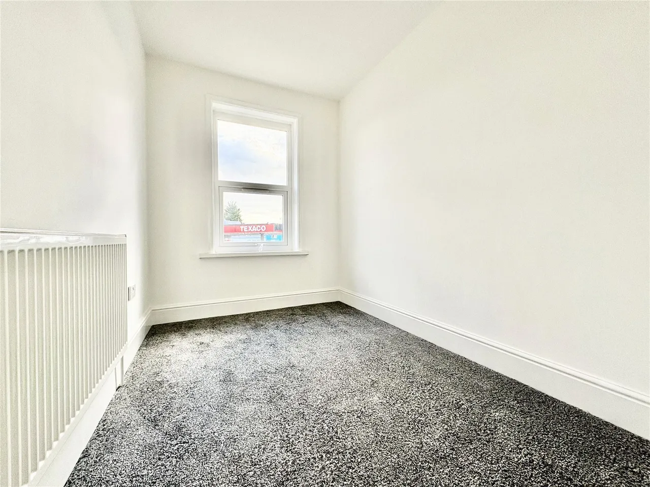 Central Avenue, Nuneaton, Warwickshire, CV11, photo 9