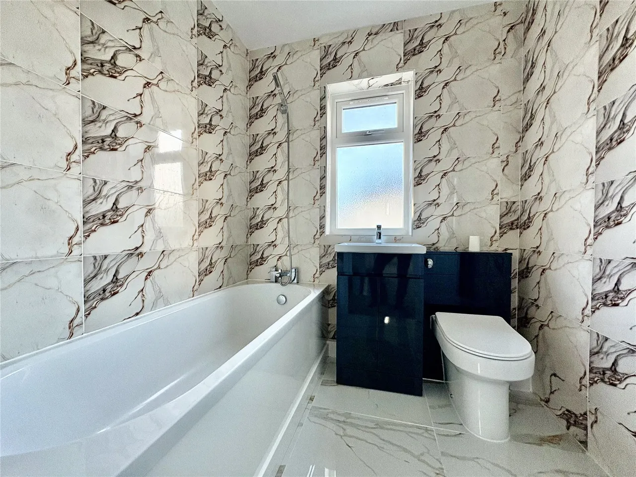 Central Avenue, Nuneaton, Warwickshire, CV11, photo 12