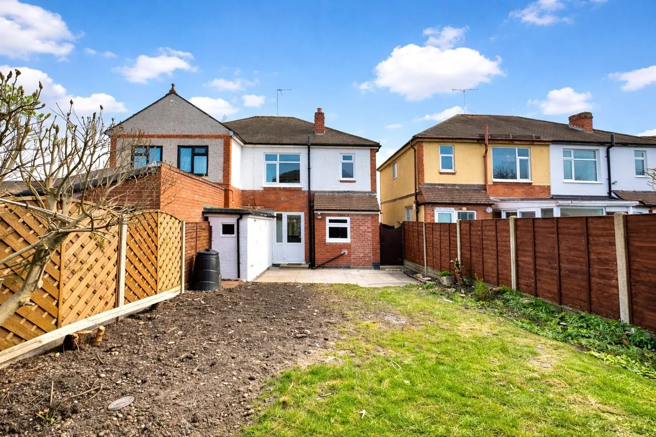 Central Avenue, Nuneaton, Warwickshire, CV11, photo 10