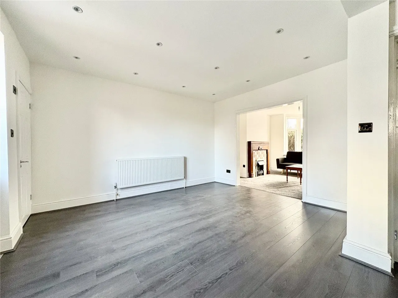 Central Avenue, Nuneaton, Warwickshire, CV11, photo 4