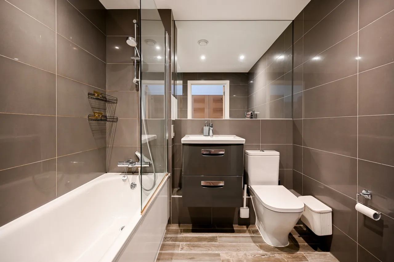 38 Ipswich Court, Copley Close, Hanwell, photo 6